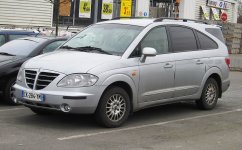 SsangYong_Rodius_dept_59.JPG